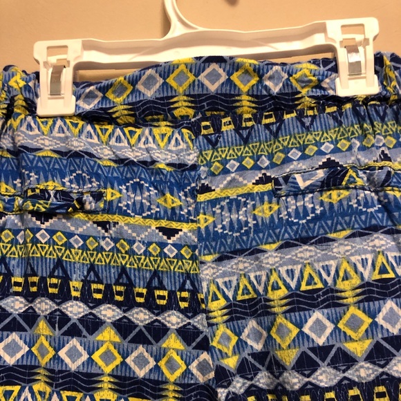 Women’s Body Central Patterned Pants - Picture 6 of 6